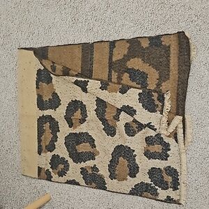 Scarf leopard print